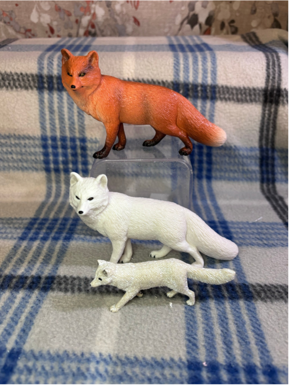 Toy wolf set of 3